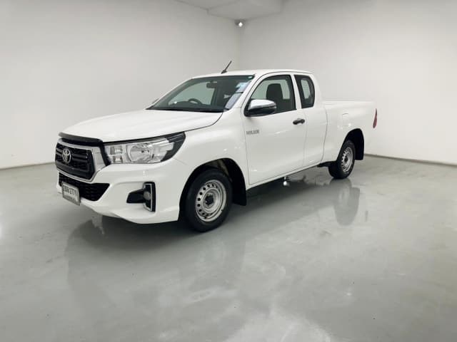 2019 TOYOTA Hilux