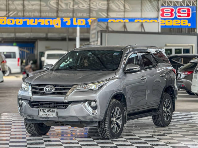 2017 TOYOTA Fortuner