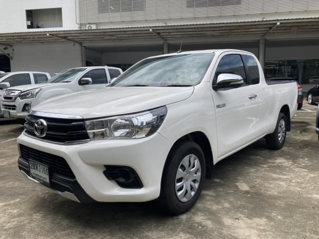 2019 TOYOTA Hilux