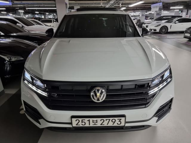 2020 VOLKSWAGEN Touareg