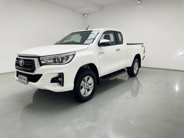 2019 TOYOTA Hilux