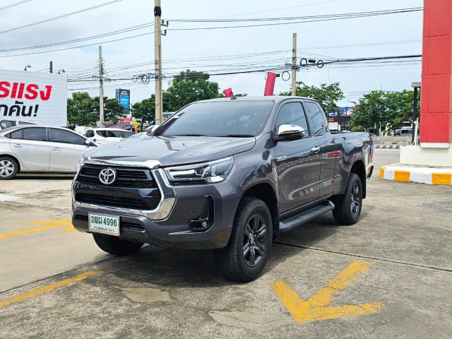 2022 TOYOTA Hilux