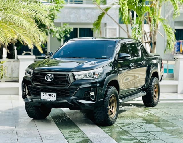 2019 TOYOTA Hilux