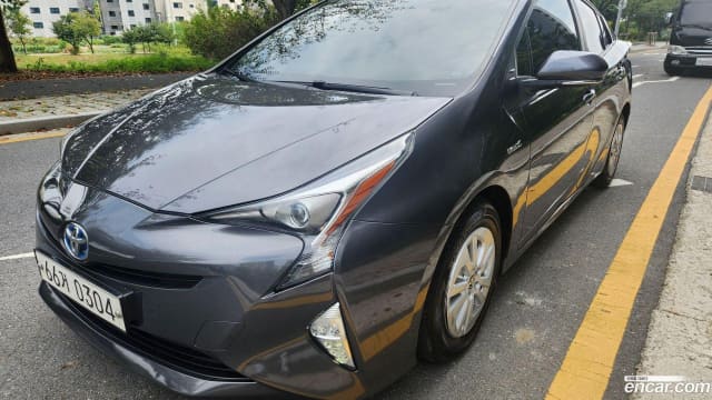 2017 TOYOTA Prius