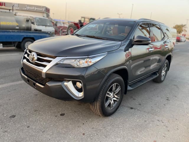 2019 TOYOTA Fortuner