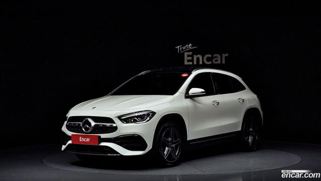 2020 MERCEDES-BENZ GLA-Class