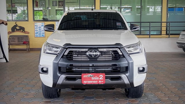 2021 TOYOTA Hilux