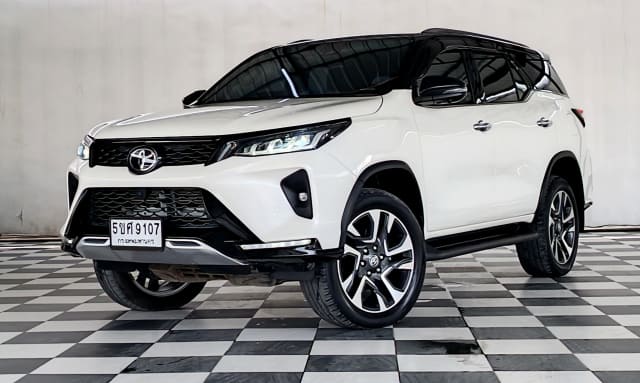 2021 TOYOTA Fortuner