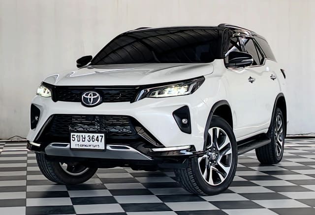 2021 TOYOTA Fortuner