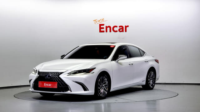 2022 LEXUS ES