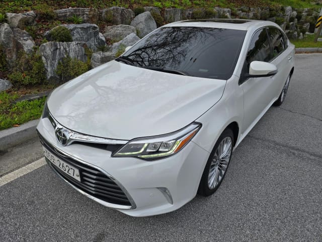 2017 TOYOTA Avalon