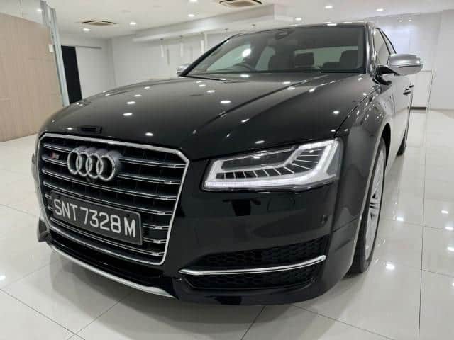 2016 AUDI S8