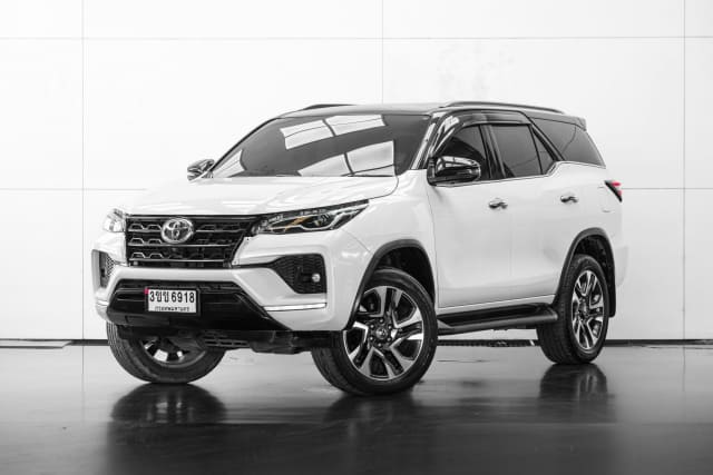 2022 TOYOTA Fortuner