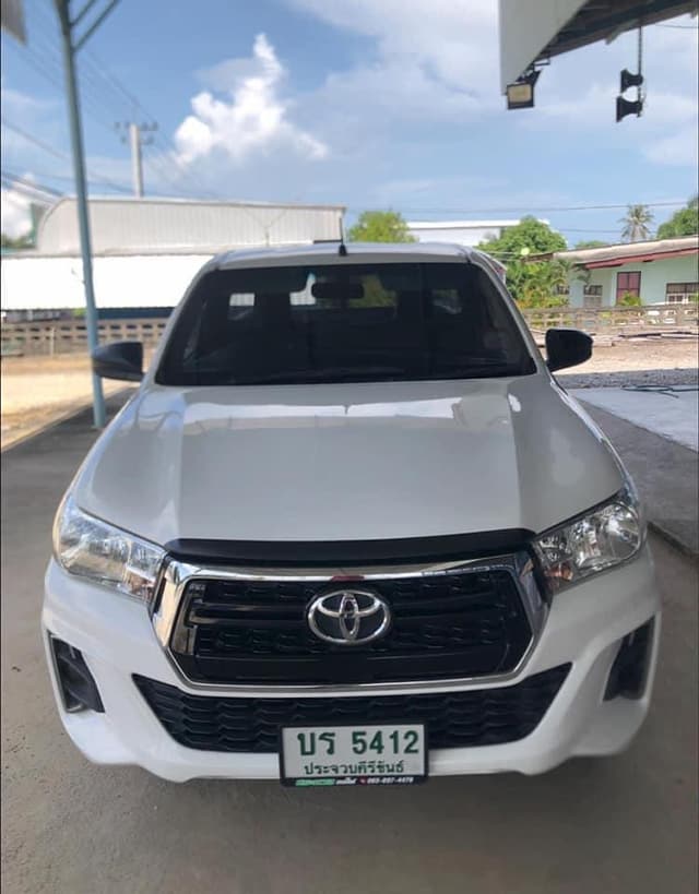 2019 TOYOTA Hilux