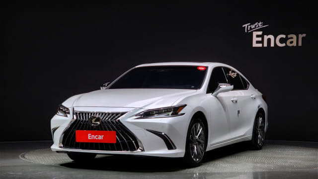 2024 LEXUS ES