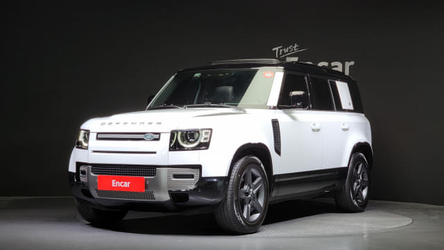 2024 LAND ROVER Defender