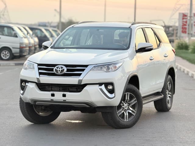 2019 TOYOTA Fortuner