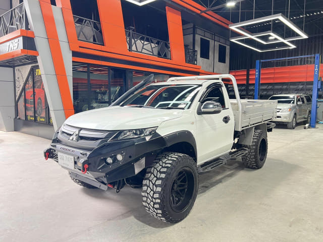 2020 MITSUBISHI Triton