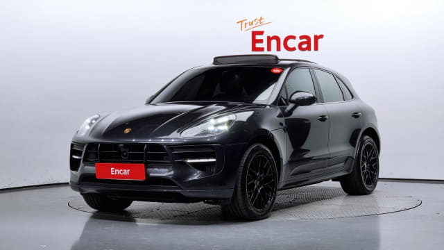 2020 Porsche MACAN