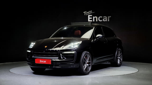 2022 Porsche MACAN