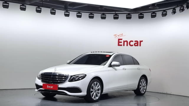 2020 MERCEDES-BENZ E-Class