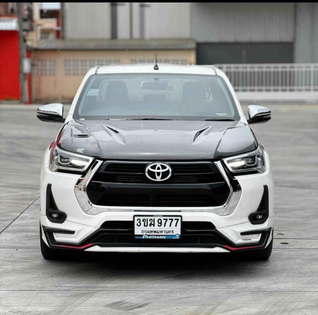 2021 TOYOTA Hilux