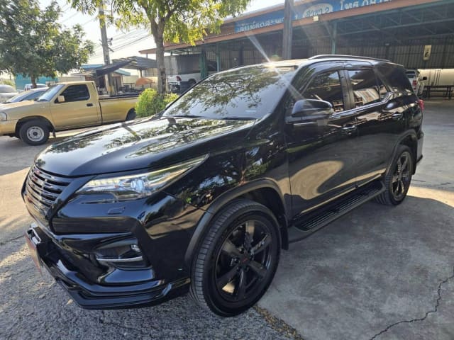 2017 TOYOTA Fortuner