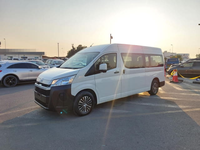 2019 TOYOTA Hiace Commuter