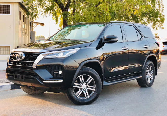 2019 TOYOTA Fortuner