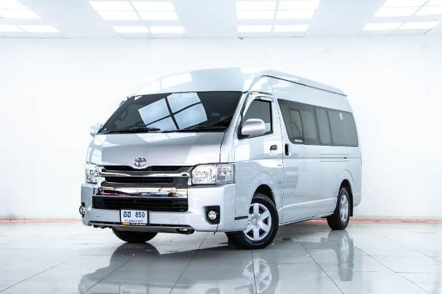 2020 TOYOTA Hiace Commuter