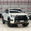 2020 TOYOTA Hilux