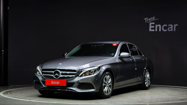 2017 MERCEDES-BENZ C-Class