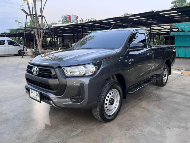 2024 TOYOTA Hilux