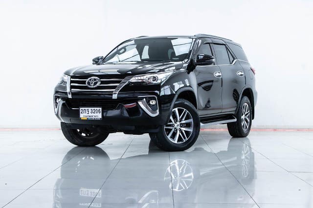 2018 TOYOTA Fortuner