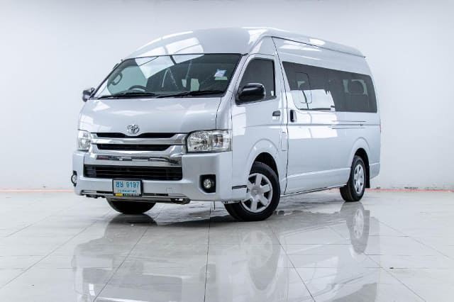 2017 TOYOTA Hiace Commuter