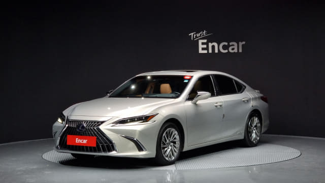 2022 LEXUS ES