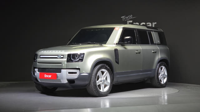 2023 LAND ROVER Defender