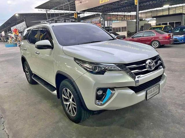 2018 TOYOTA Fortuner