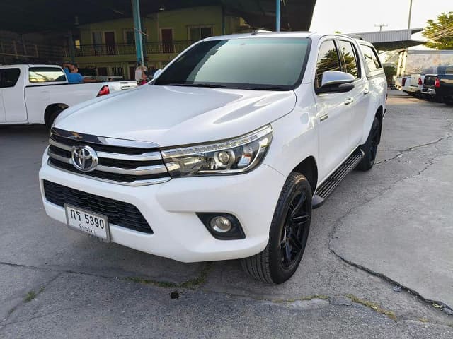 2017 TOYOTA Hilux