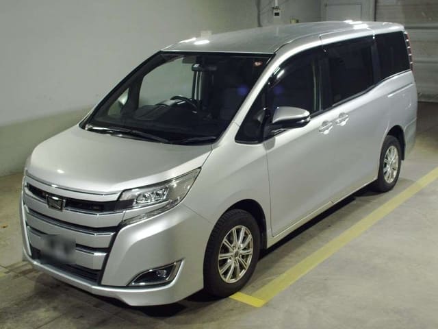 2017 TOYOTA Noah