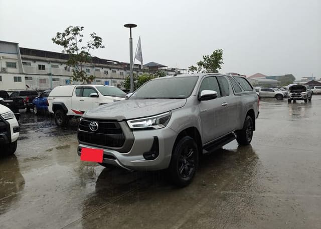 2020 TOYOTA Hilux