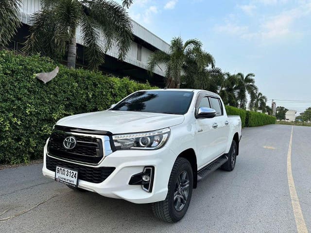 2019 TOYOTA Hilux