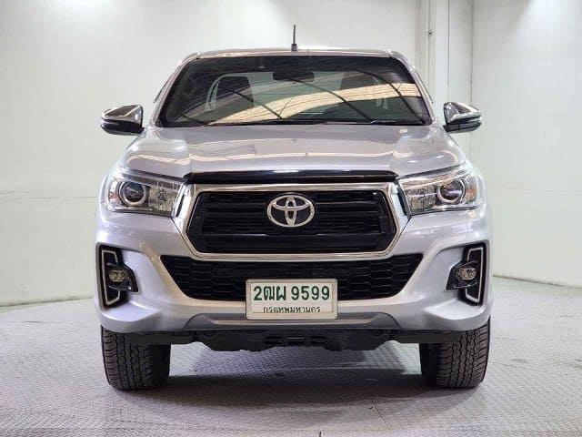 2019 TOYOTA Hilux