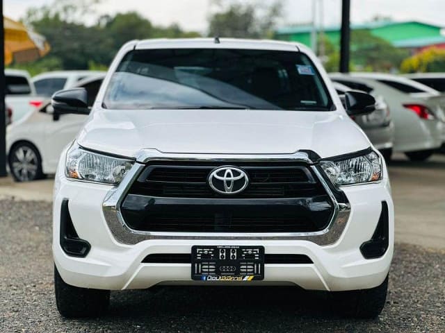 2021 TOYOTA Hilux