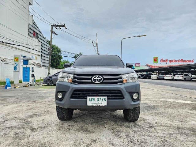 2019 TOYOTA Hilux