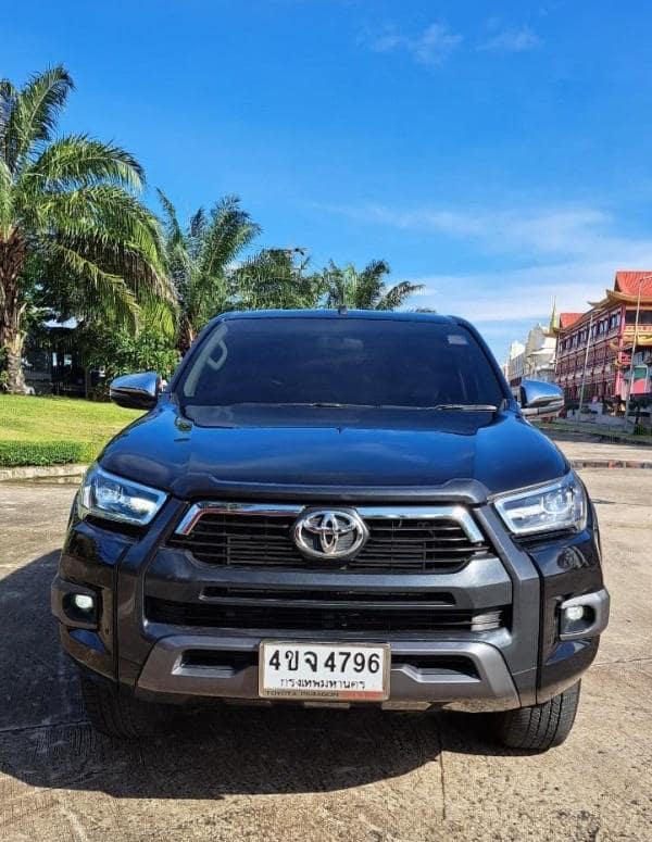 2023 TOYOTA Hilux