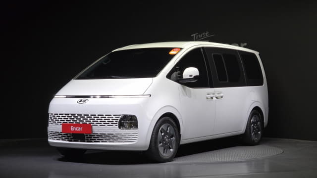 2023 HYUNDAI Staria
