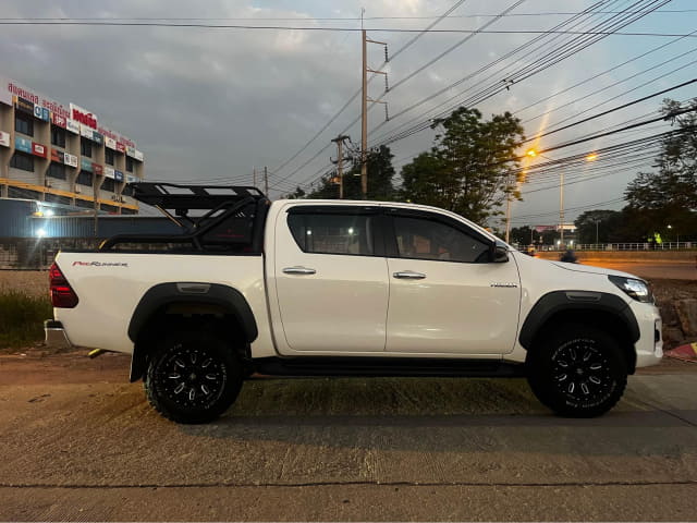 2018 TOYOTA Hilux