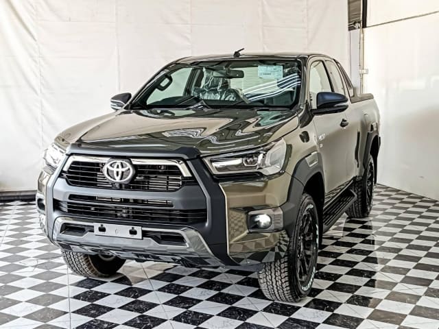 2024 TOYOTA Hilux