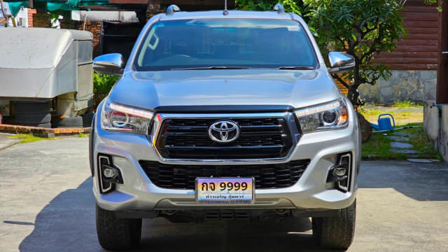 2019 TOYOTA Hilux